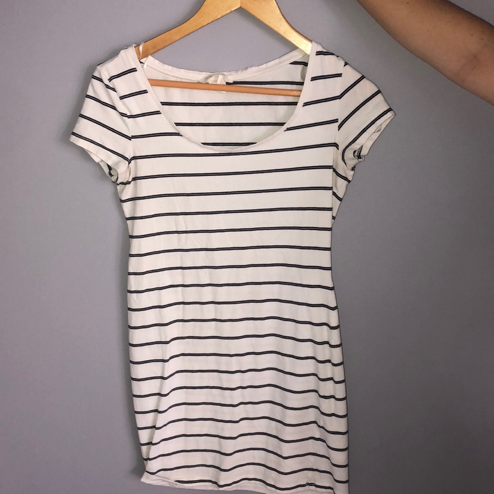 short sleeve dress